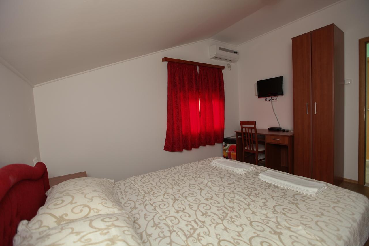 Ninkovic Hotell Trebinje Exteriör bild