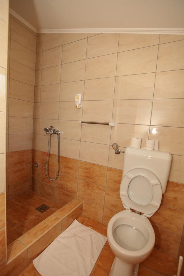 Ninkovic Hotell Trebinje Exteriör bild