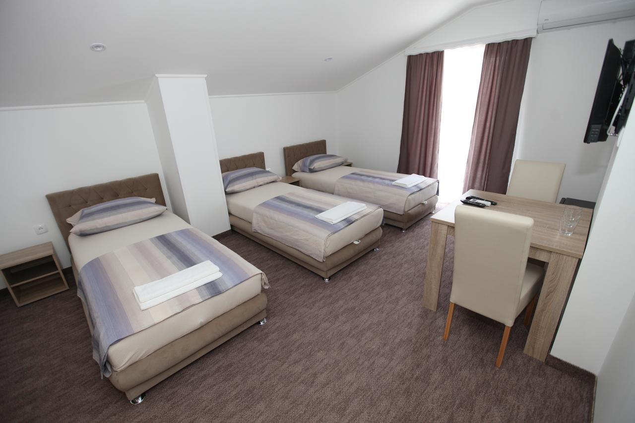 Ninkovic Hotell Trebinje Exteriör bild