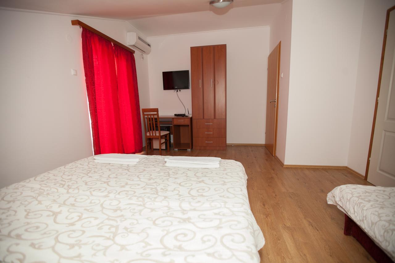 Ninkovic Hotell Trebinje Exteriör bild