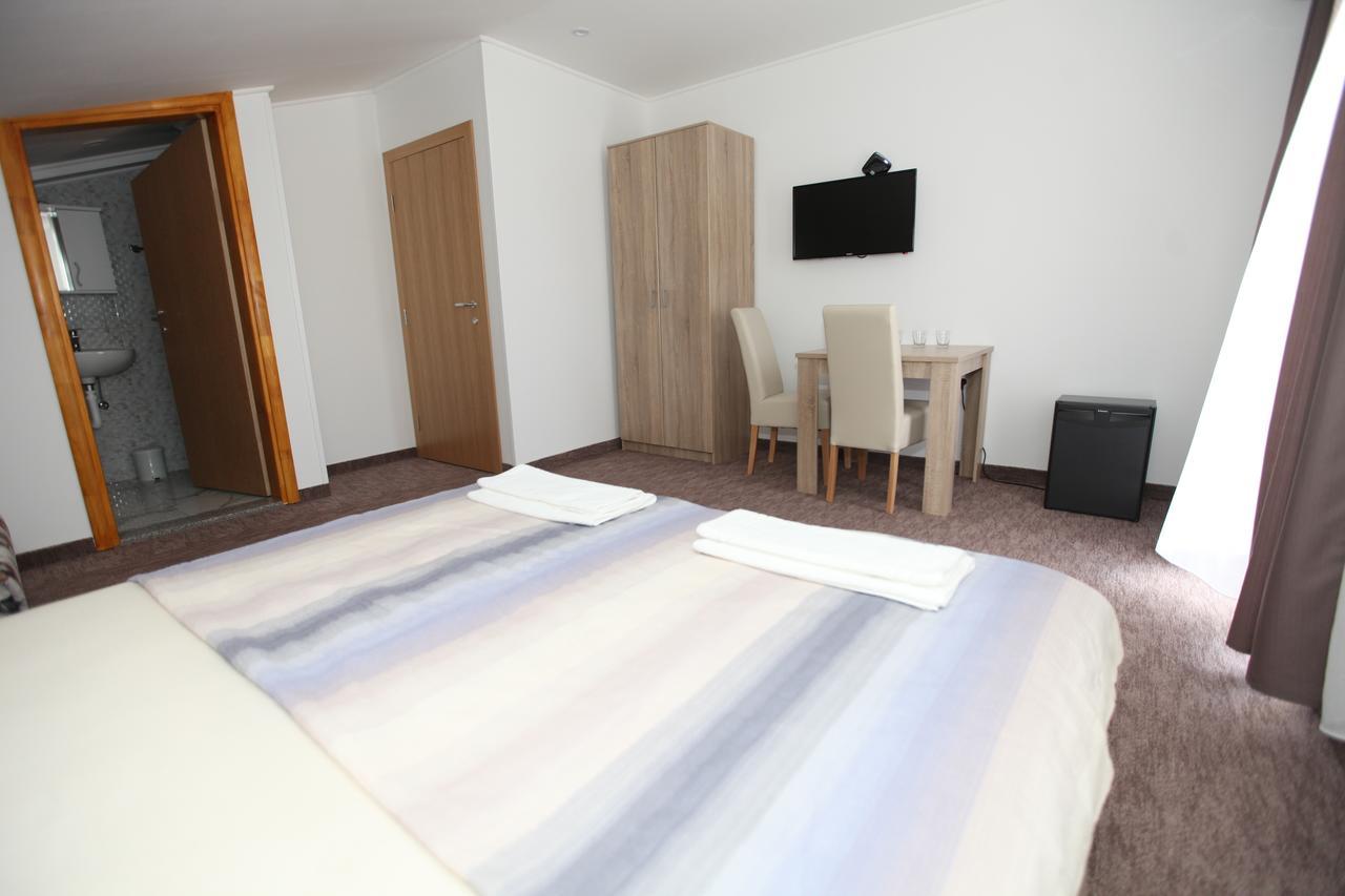 Ninkovic Hotell Trebinje Exteriör bild