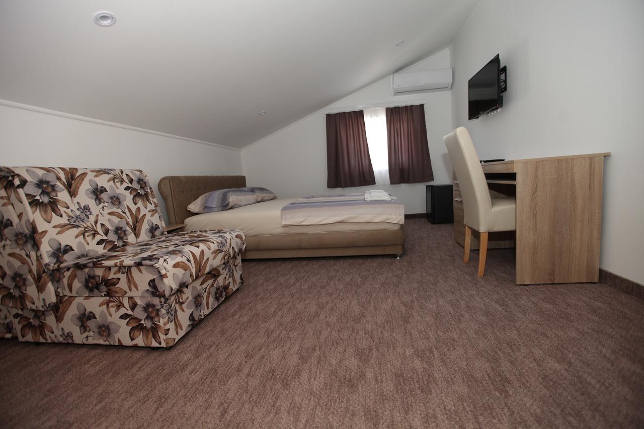 Ninkovic Hotell Trebinje Exteriör bild