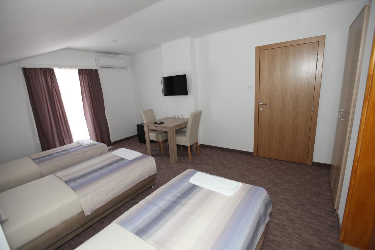 Ninkovic Hotell Trebinje Exteriör bild