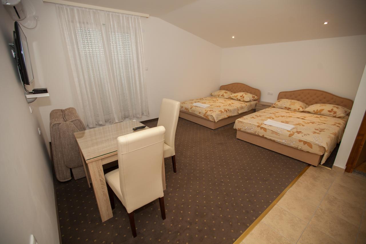 Ninkovic Hotell Trebinje Exteriör bild